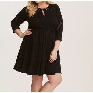 Torrid‎ Black Lace Inset 3/4 Sleeve Challis Skater Dress Size 3/3X Tiered Boho